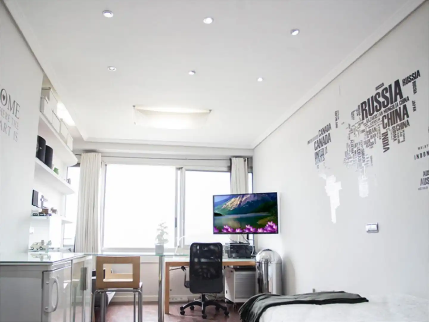 Study for rent in Calle de la Princesa, 25, Argüelles Study for rent in Madrid with Air Conditioner, Heating and Parquet flooring