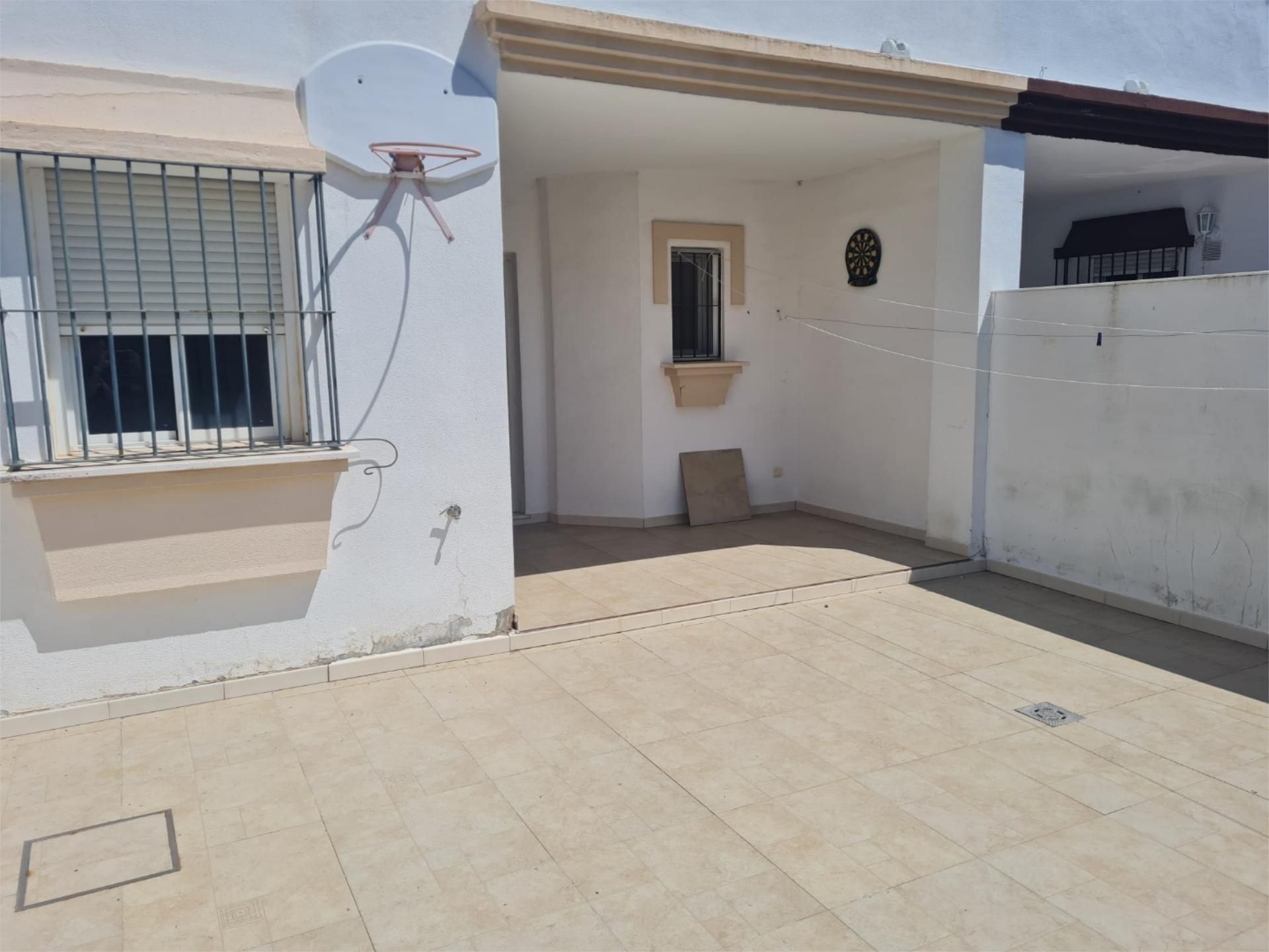 Casa adosada en venda en Bollullos de la Mitación amb Aire condicionat