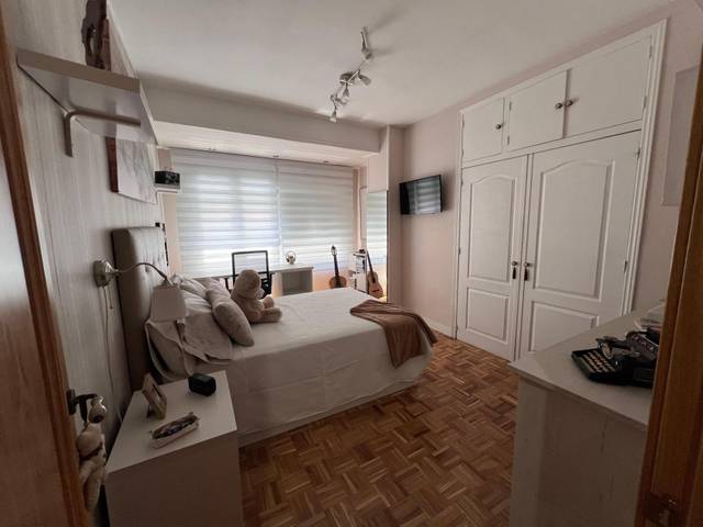 Piso en Venta en Calle Santa Teresa de Jesús, 58 en El Pilar - La Estación