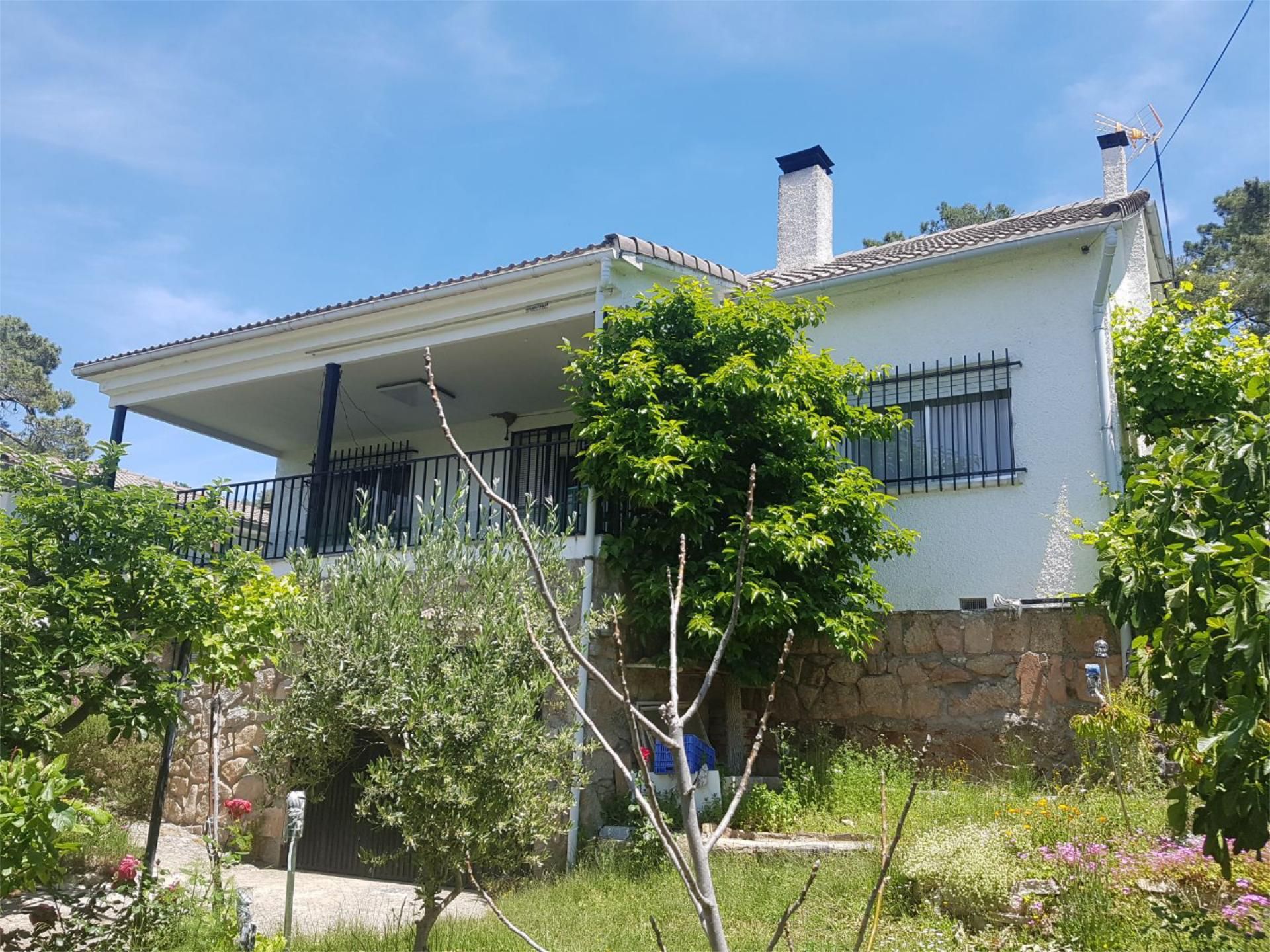 Vista exterior de Pis en venda en Robledo de Chavela amb Calefacció, Jardí privat i Terrassa