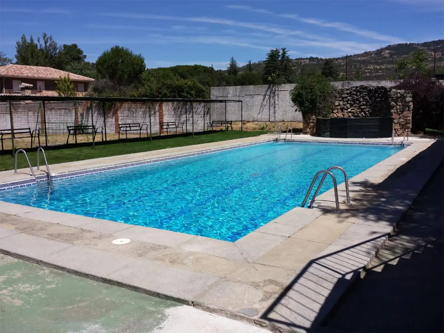 Casa o chalet en venta en Robledo de Chavela Piscina de Casa o chalet en venta en Robledo de Chavela con Terraza, Piscina y Balcón