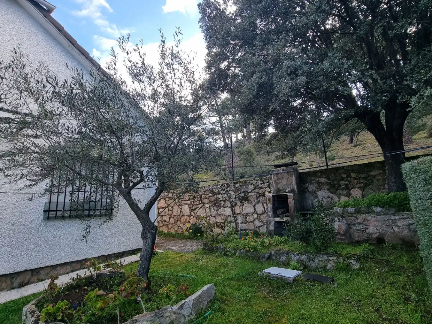 Casa o chalet en venta en Robledo de Chavela Jardín de Casa o chalet en venta en Robledo de Chavela con Terraza, Piscina y Balcón