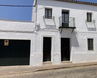 Vista exterior de Casa adosada en venda en Burguillos amb Balcó