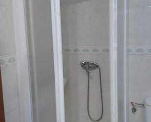 Bany de Pis de lloguer en  Córdoba Capital amb Terrassa, Moblat i Rentadora