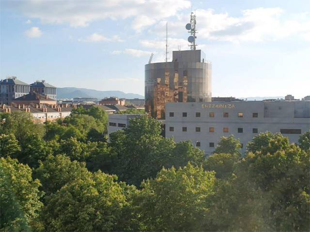 Piso en Venta en Portal de Foronda Kalea, 42 en Arriaga - Lakua