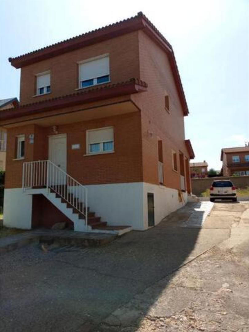 Exterior view of Single-family semi-detached for sale in El Espinar