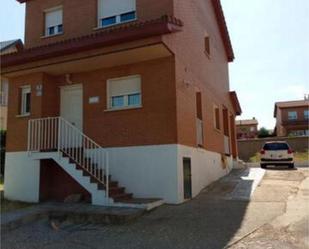 Exterior view of Single-family semi-detached for sale in El Espinar