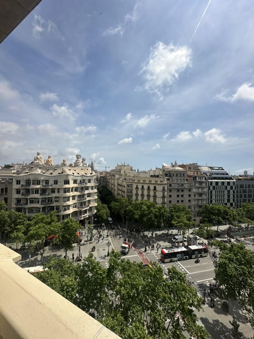 Vista exterior de Pis en venda en  Barcelona Capital amb Aire condicionat i Balcó