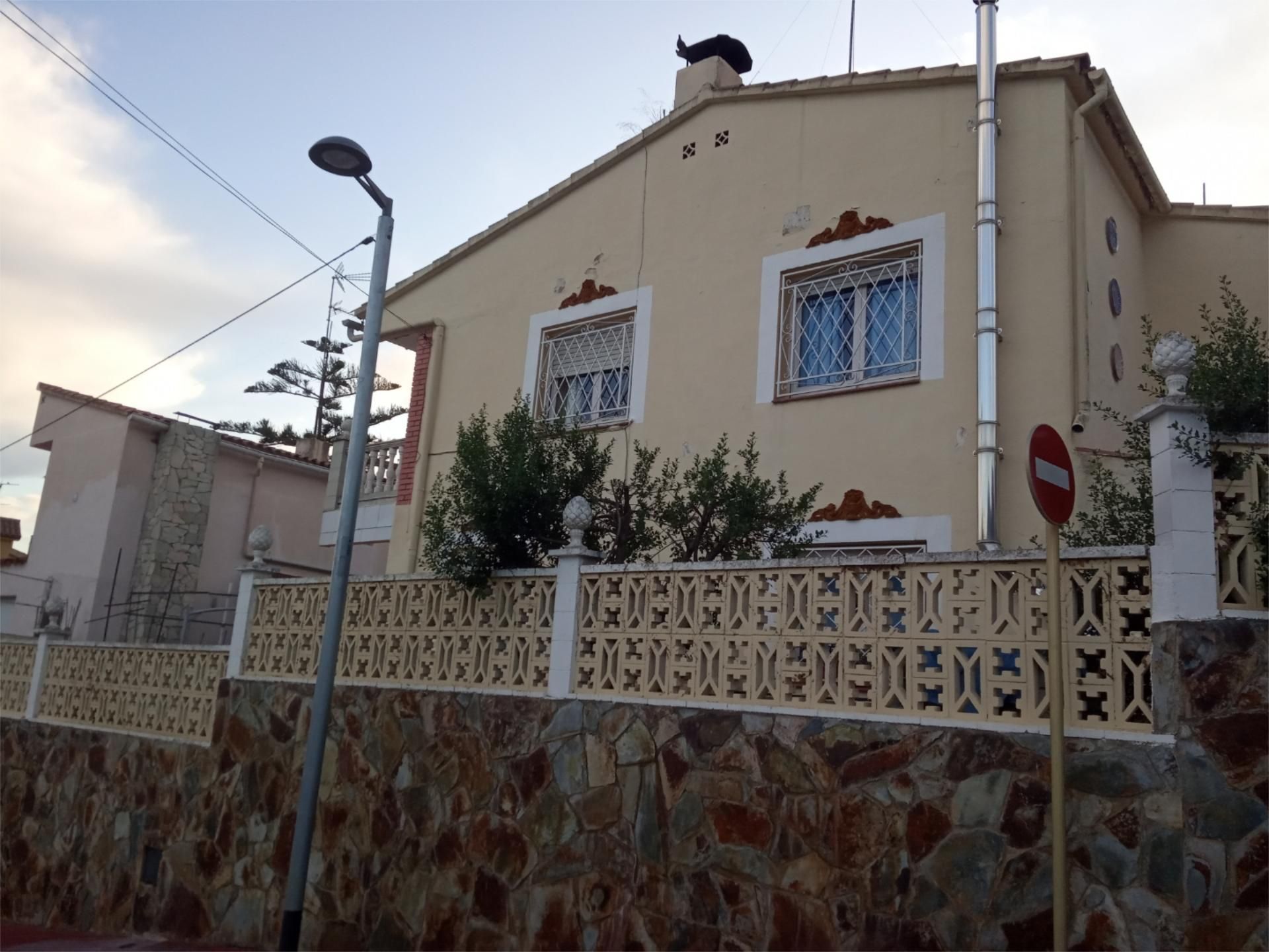 Exterior view of Flat to share in Pineda de Mar  with Private garden, Terrace and Storage room