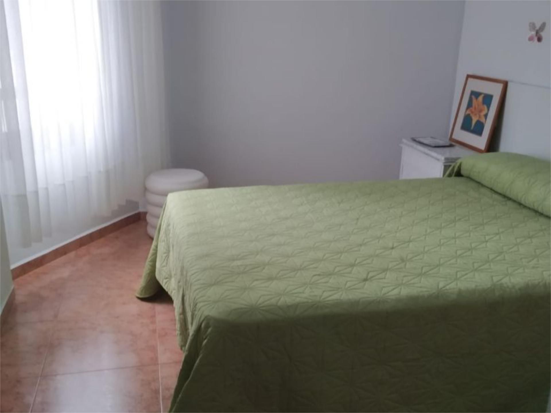 Bedroom of Flat to share in Gandia  with Air Conditioner, Heating and Terrace