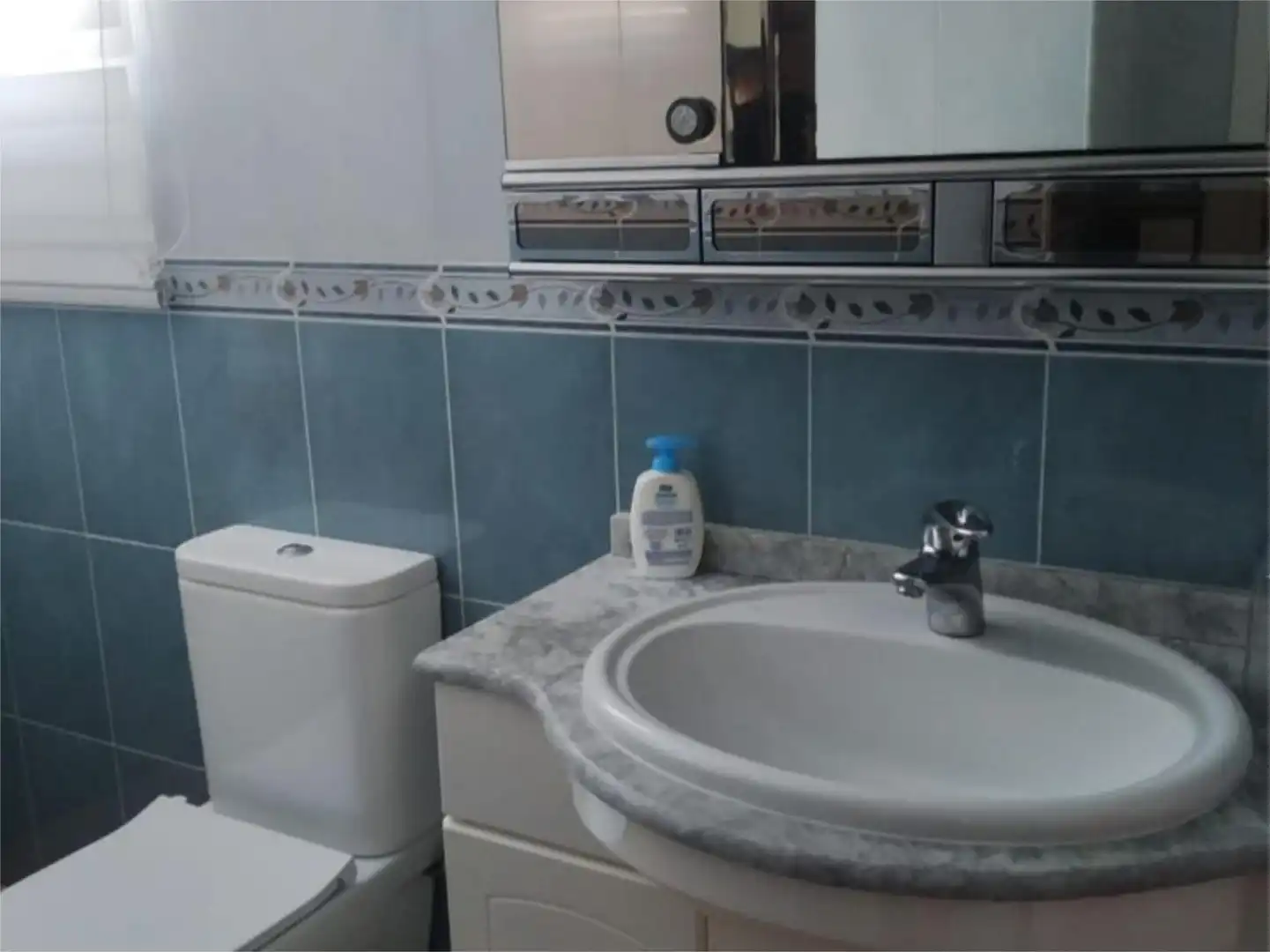 Badezimmer von Wohnung zur untervermieten in Gandia mit Klimaanlage, Heizung und Terrasse
