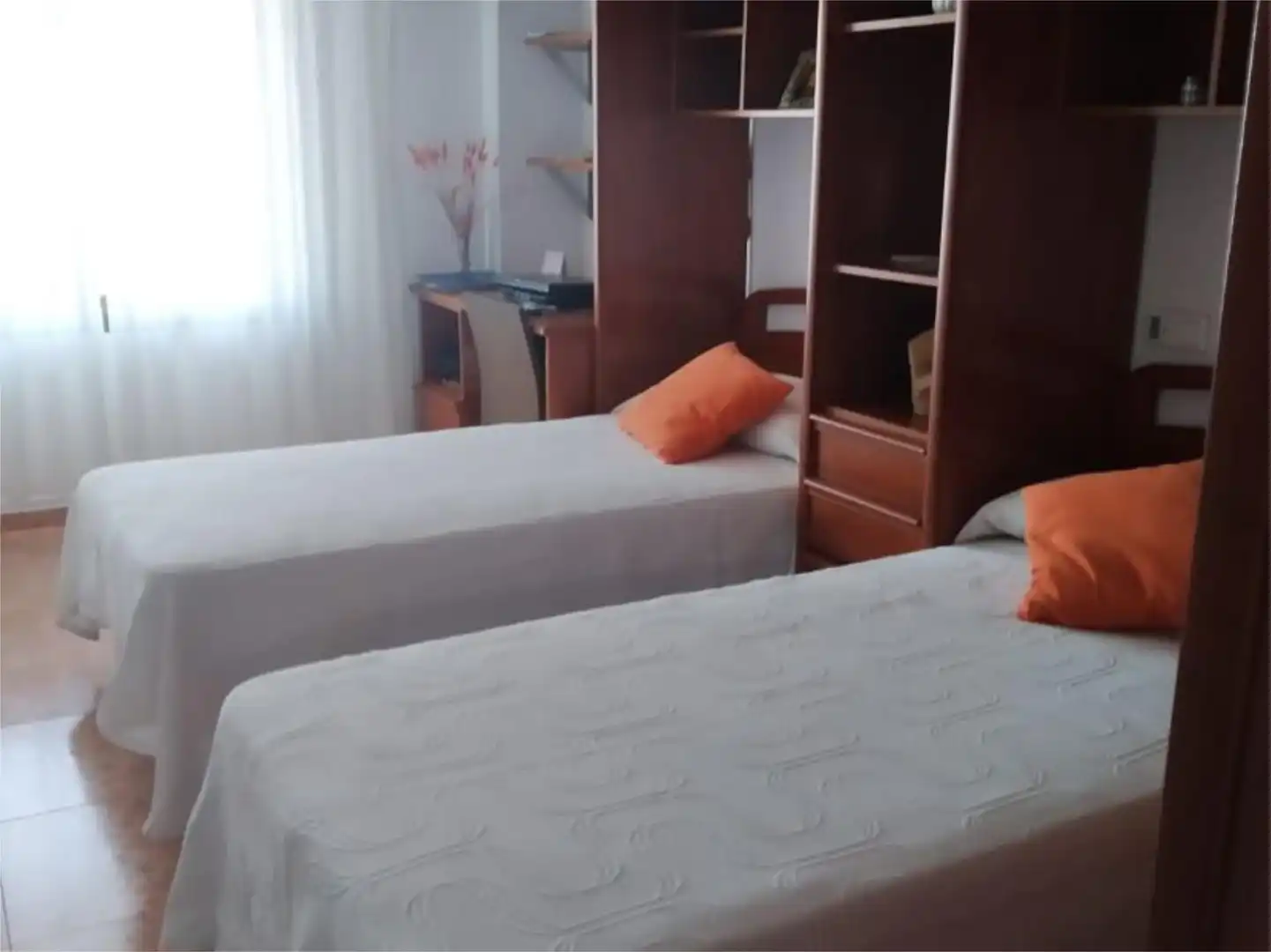 Schlafzimmer von Wohnung zur untervermieten in Gandia mit Klimaanlage, Heizung und Terrasse