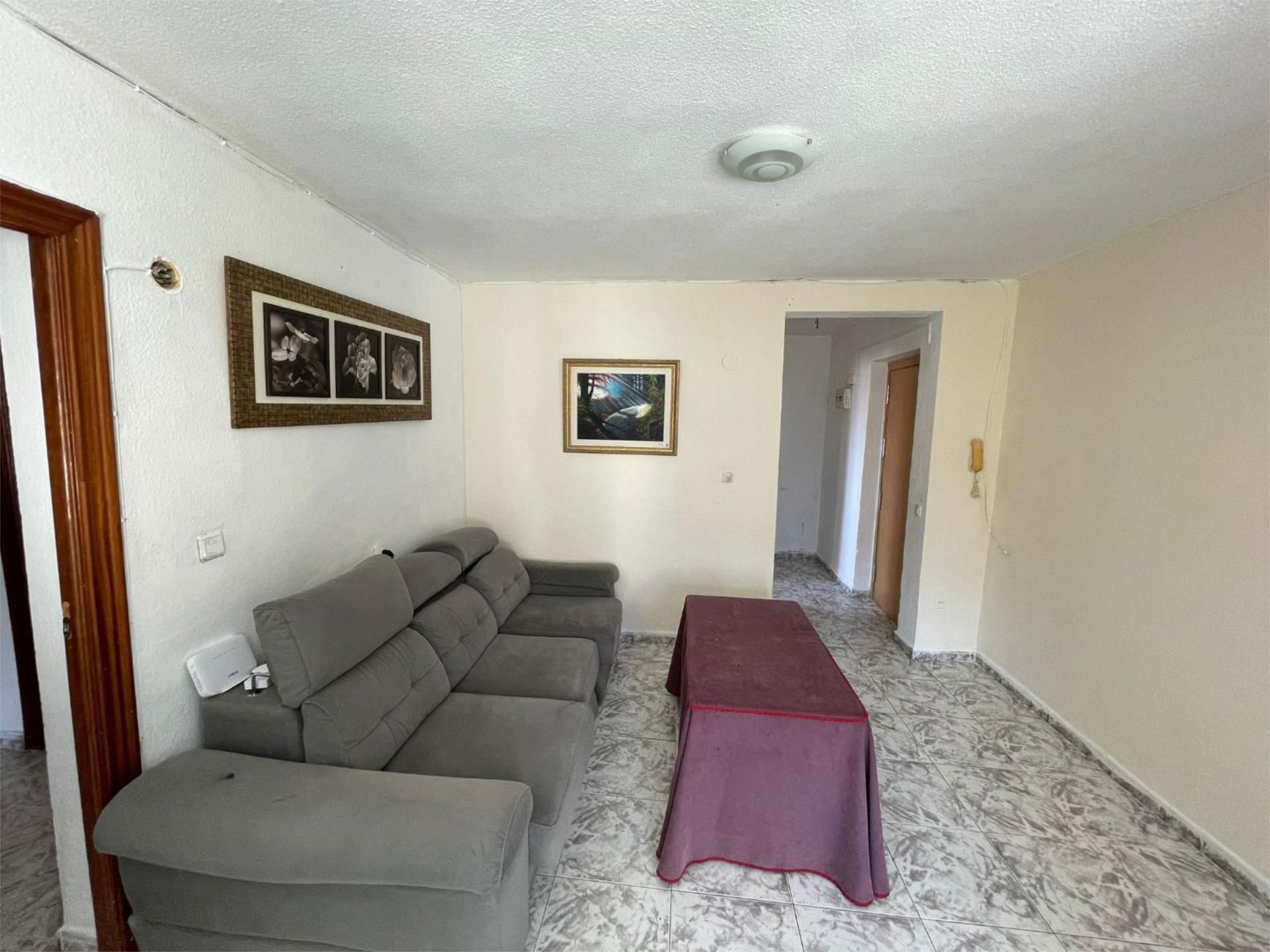 Living room of Flat for sale in  Granada Capital  with Terrace and Balcony