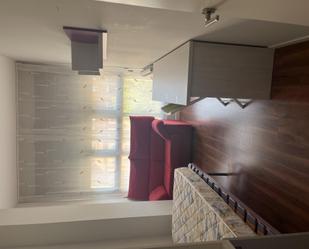 Sala d'estar de Pis per a compartir en Burgos Capital amb Calefacció, Parquet i Terrassa