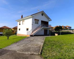 Vista exterior de Casa o xalet en venda en Polanco amb Terrassa