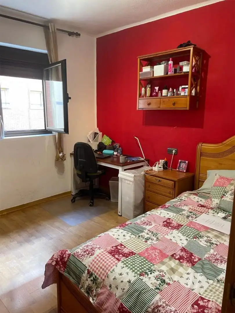 Wohnung zur Miete in Avenida de Los Maristas, 11, La Platina- Hospital - Campus Schlafzimmer von Wohnung zur Miete in Salamanca Capital mit Terrasse und Balkon