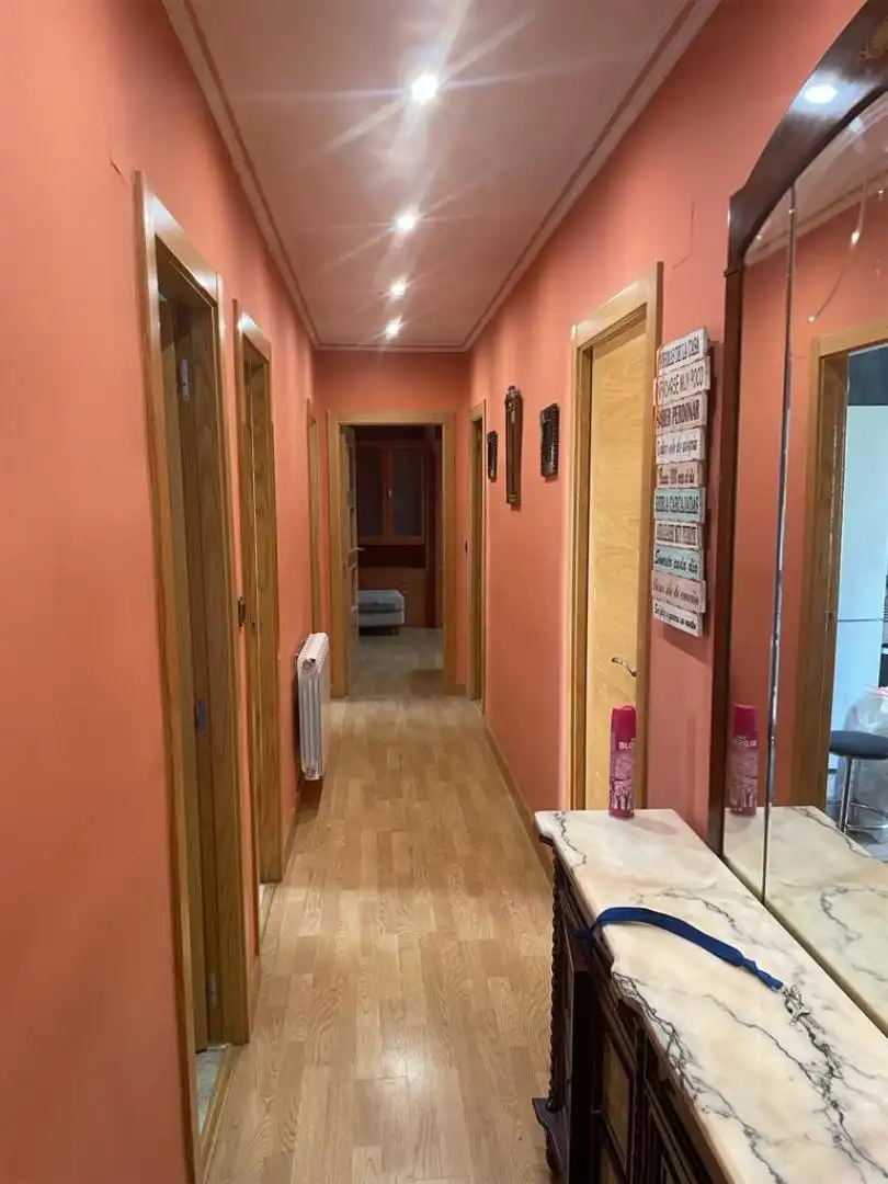 Wohnung zur Miete in Avenida de Los Maristas, 11, La Platina- Hospital - Campus Wohnung zur Miete in Salamanca Capital mit Terrasse und Balkon