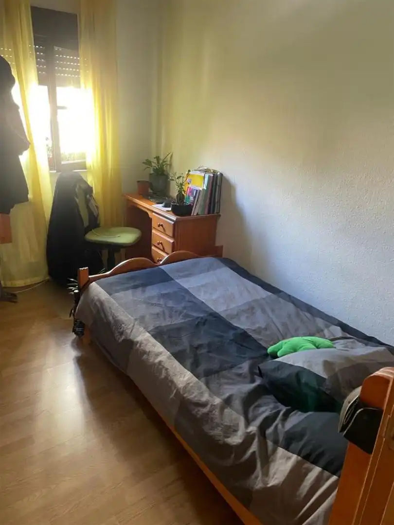 Wohnung zur Miete in Avenida de Los Maristas, 11, La Platina- Hospital - Campus Schlafzimmer von Wohnung zur Miete in Salamanca Capital mit Terrasse und Balkon