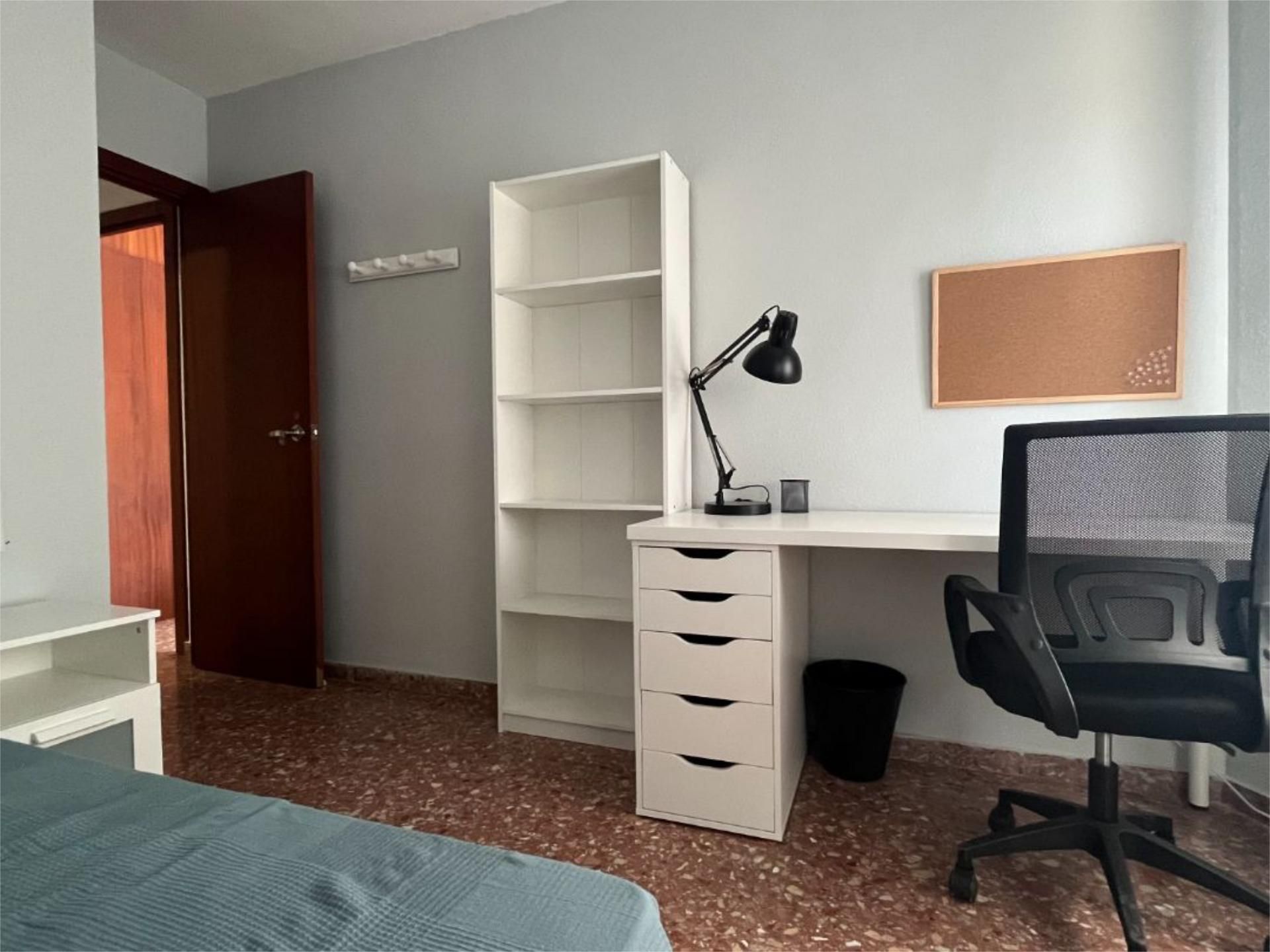 Dormitori de Dúplex per a compartir en Castellón de la Plana / Castelló de la Plana amb Calefacció, Moblat i Balcó