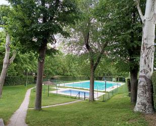 Swimming pool of Flat for sale in La Moraleja  with Air Conditioner, Heating and Private garden