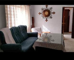 Sala d'estar de Casa o xalet en venda en Talavera la Real amb Jardí privat, Terrassa i Traster