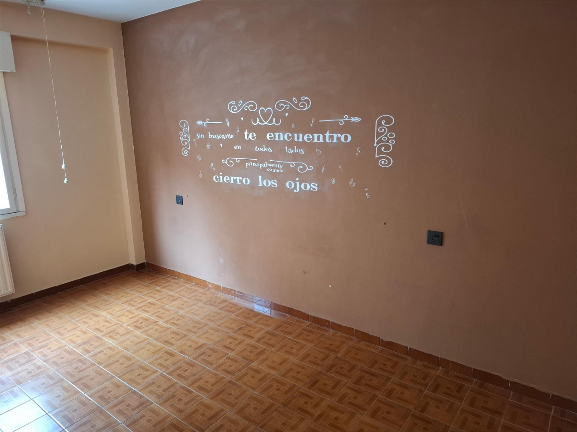 Piso en venta en Gijón  con Calefacción, Terraza y Trastero