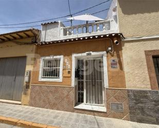 Vista exterior de Casa adosada en venda en Benijófar amb Aire condicionat, Terrassa i Balcó