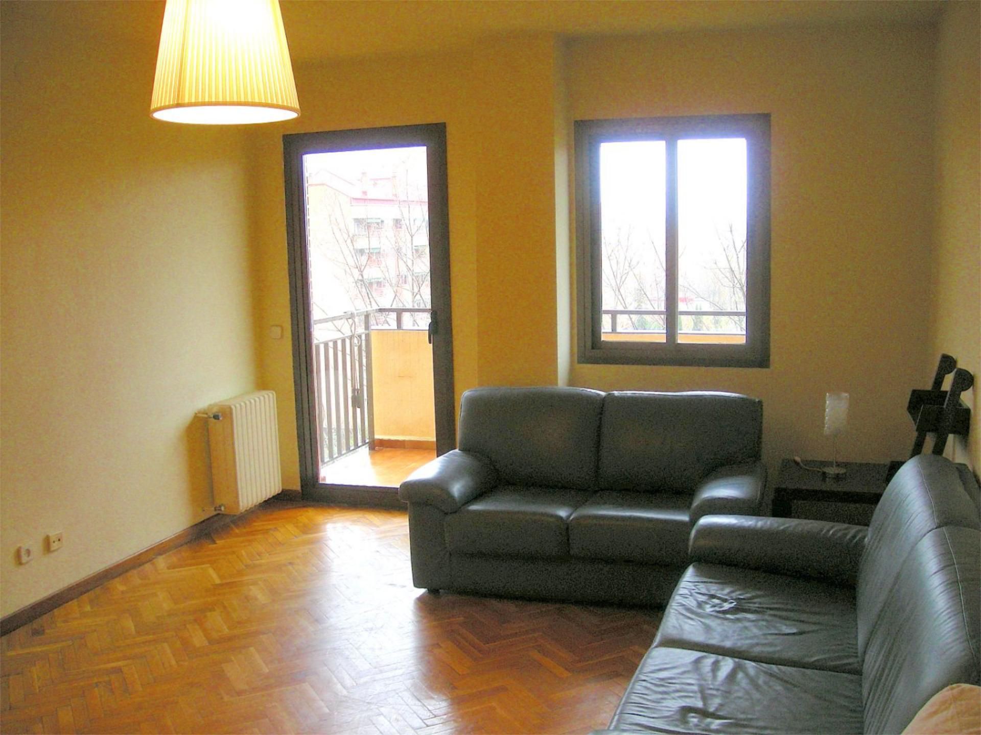 Living room of Flat to rent in Tres Cantos  with Heating, Parquet flooring and Terrace