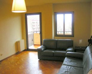 Living room of Flat to rent in Tres Cantos  with Heating, Parquet flooring and Terrace