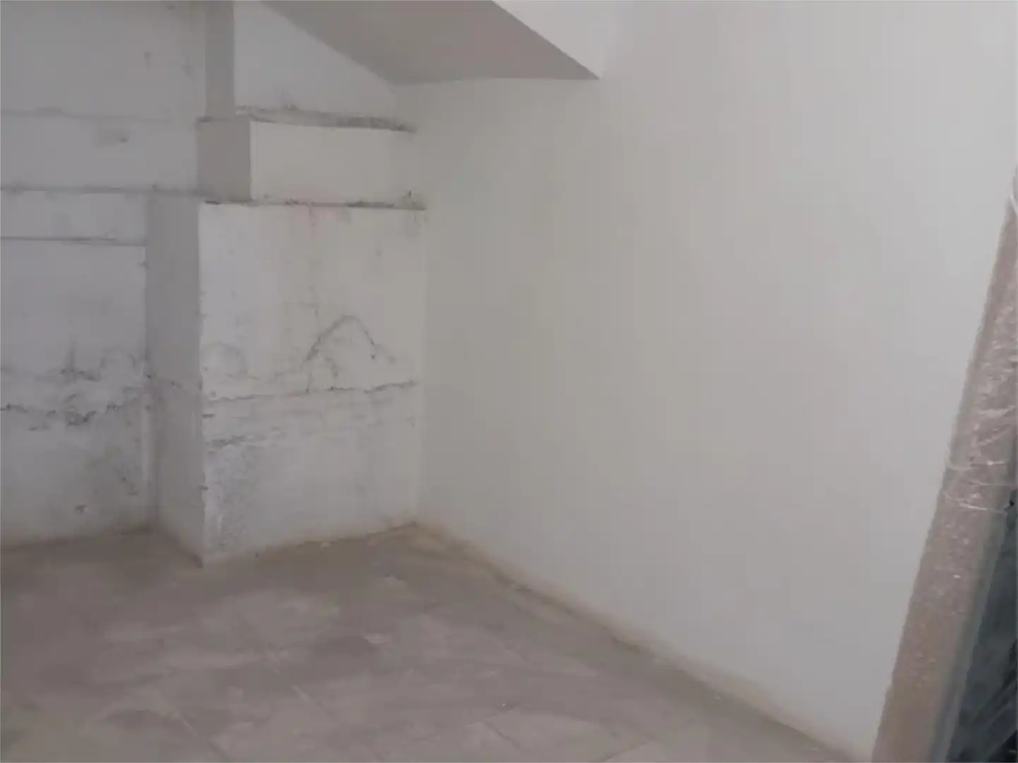 Storage room for sale in Granada