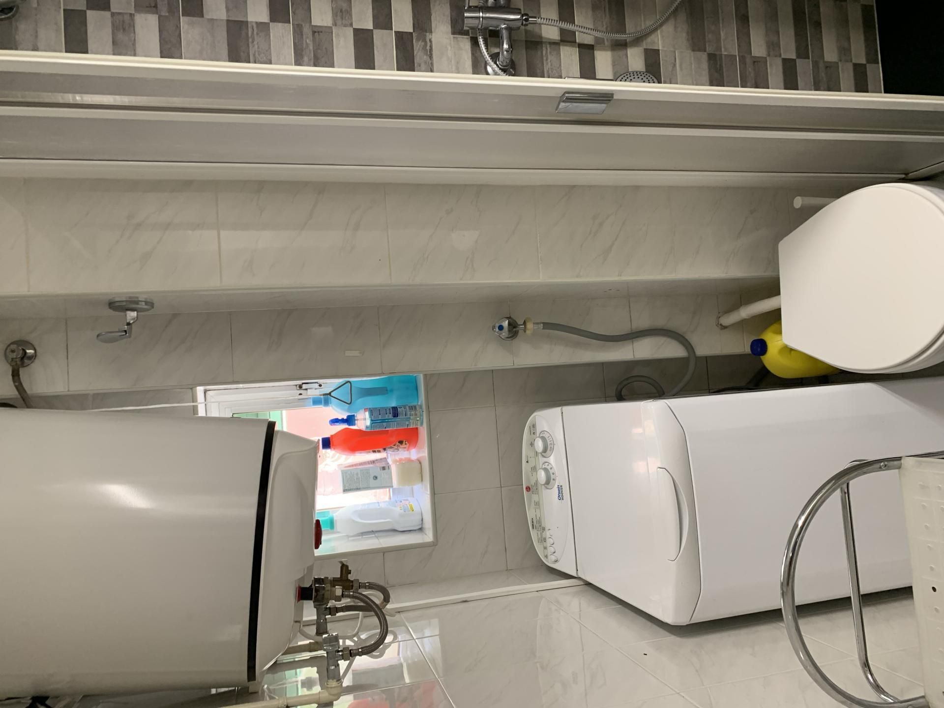 Bathroom of Flat to rent in Salamanca Capital  with Heating, Furnished and Washing machine