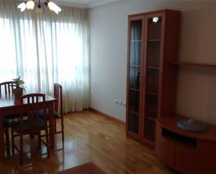 Bedroom of Flat to rent in Valladolid Capital  with Heating, Private garden and Parquet flooring
