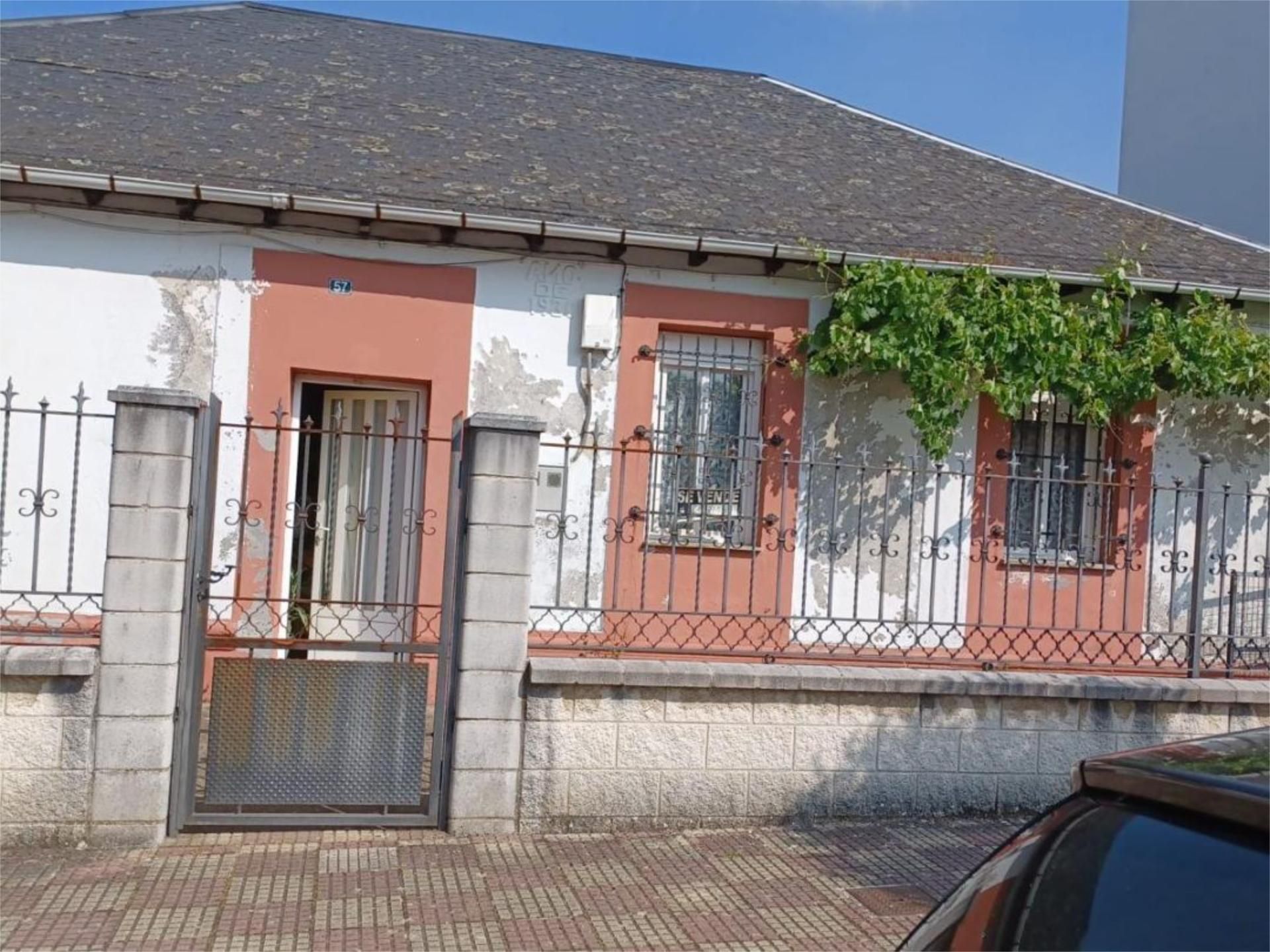 Vista exterior de Casa o xalet en venda en Bembibre amb Terrassa