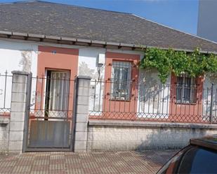 Vista exterior de Casa o xalet en venda en Bembibre amb Terrassa