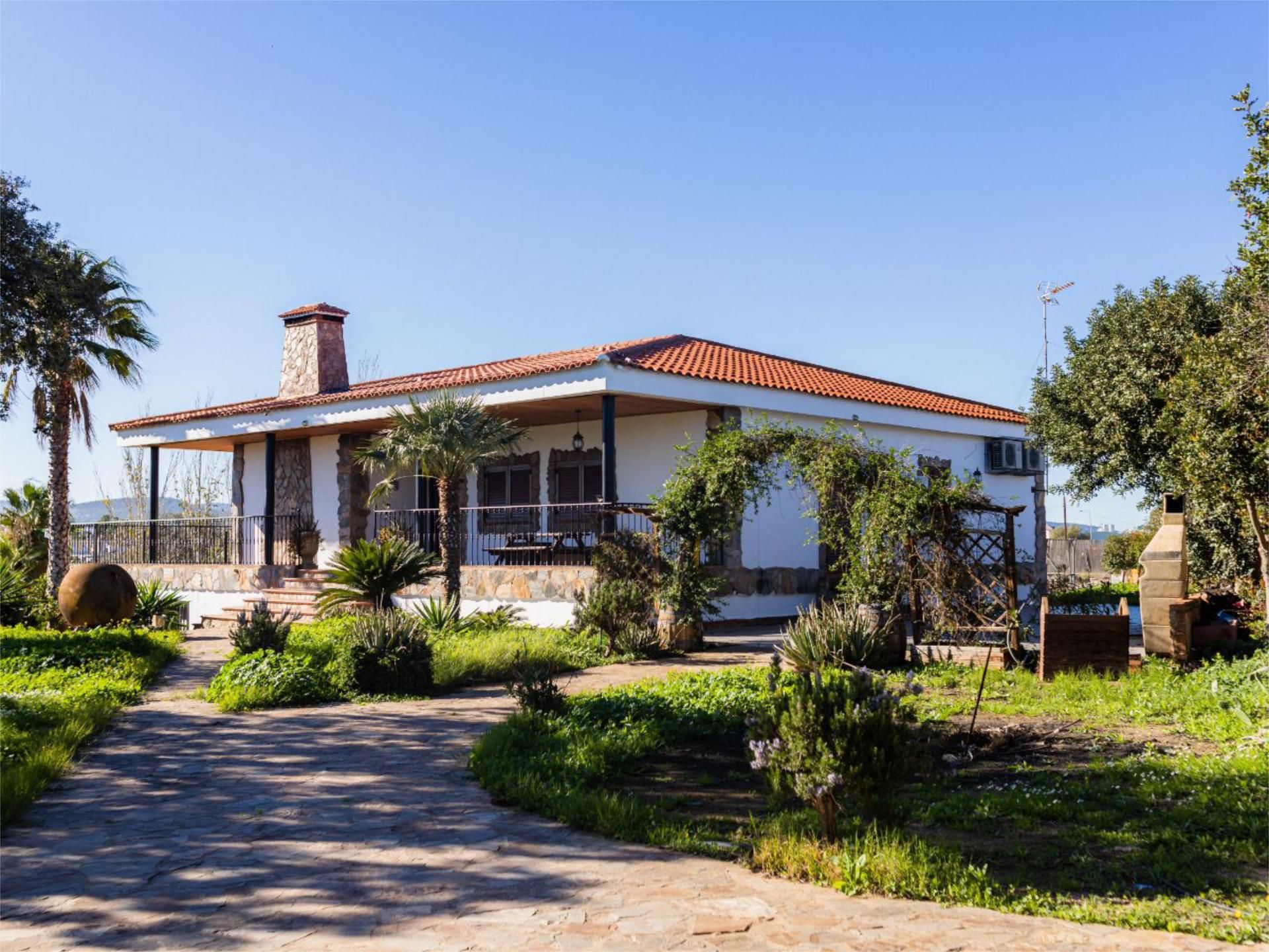 Vista exterior de Casa o xalet de lloguer en Santa Marta amb Aire condicionat, Terrassa i Balcó