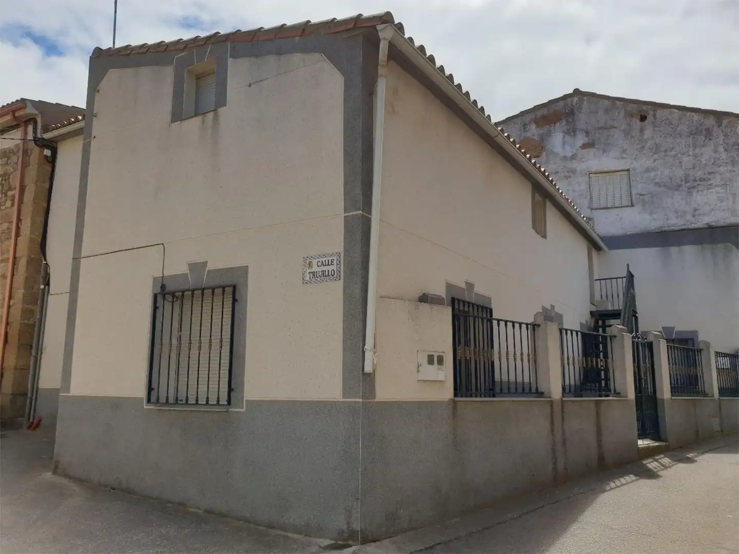 Exterior view of Flat for sale in Plasenzuela  with Heating and Furnished