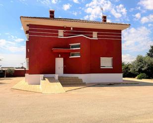 Vista exterior de Casa o xalet en venda en Elche / Elx amb Aire condicionat, Terrassa i Piscina