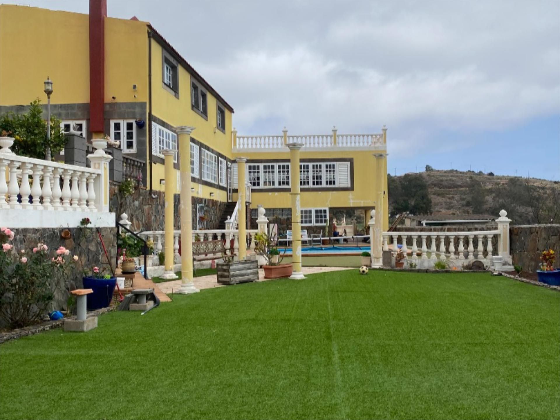 Vista exterior de Pis en venda en Gáldar amb Jardí privat, Parquet i Terrassa