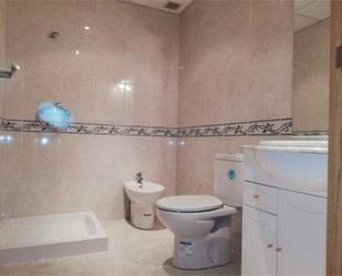 Bathroom of Flat for sale in Leganés  with Heating and Private garden