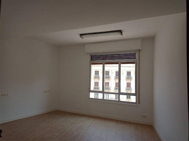 Oficina en Alquiler en Calle de Santa Clara, 10 en Casco Antiguo