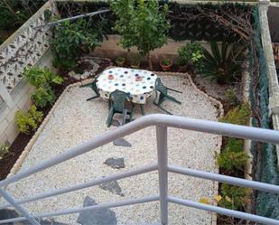 Terrassa de Casa adosada de lloguer en La Puebla de Alfindén amb Jardí privat, Moblat i Es permeten mascotes