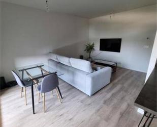 Living room of Flat to rent in  Sevilla Capital  with Heating, Private garden and Terrace