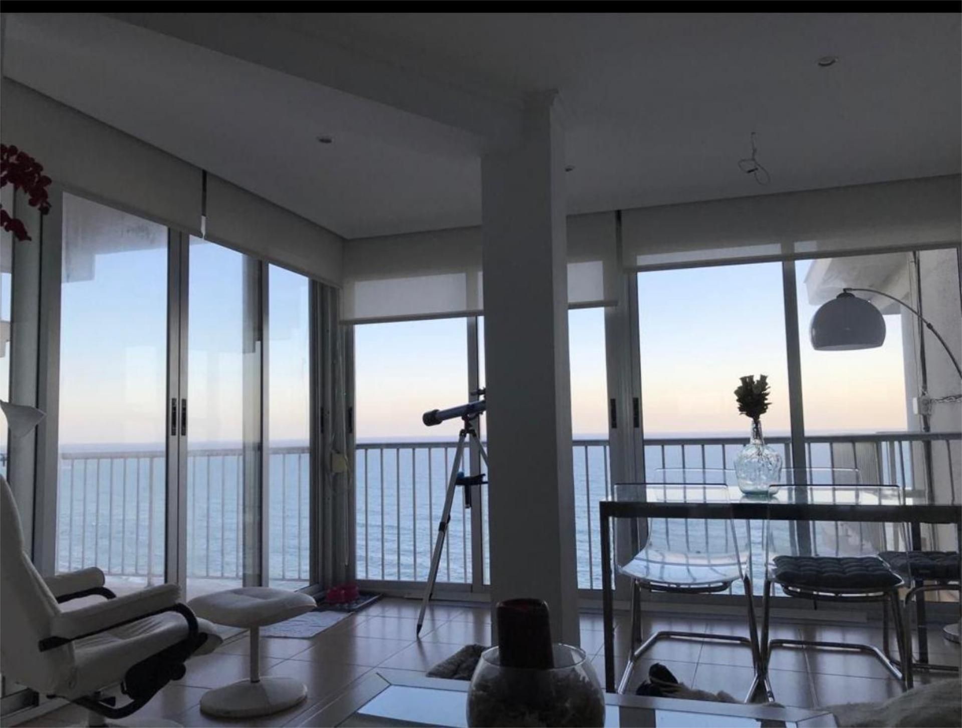 Sala d'estar de Apartament de lloguer en Cullera amb Aire condicionat, Calefacció i Jardí privat