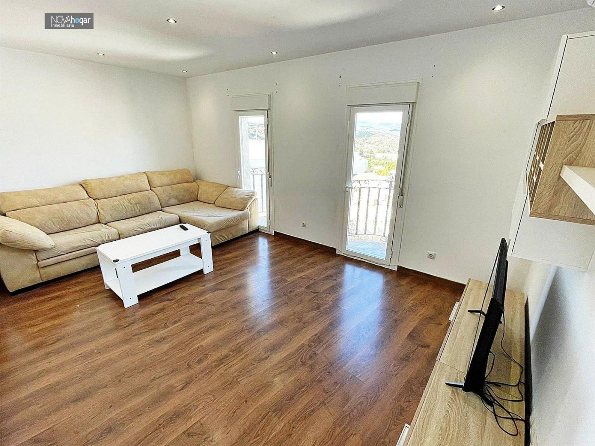 Living room of Duplex to share in Alhaurín El Grande  with Air Conditioner, Heating and Parquet flooring
