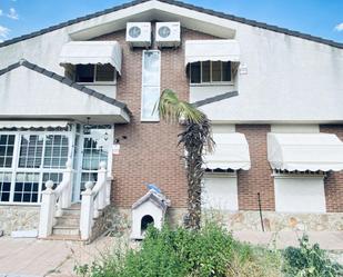 Exterior view of House or chalet for sale in El Casar  with Terrace and Swimming Pool