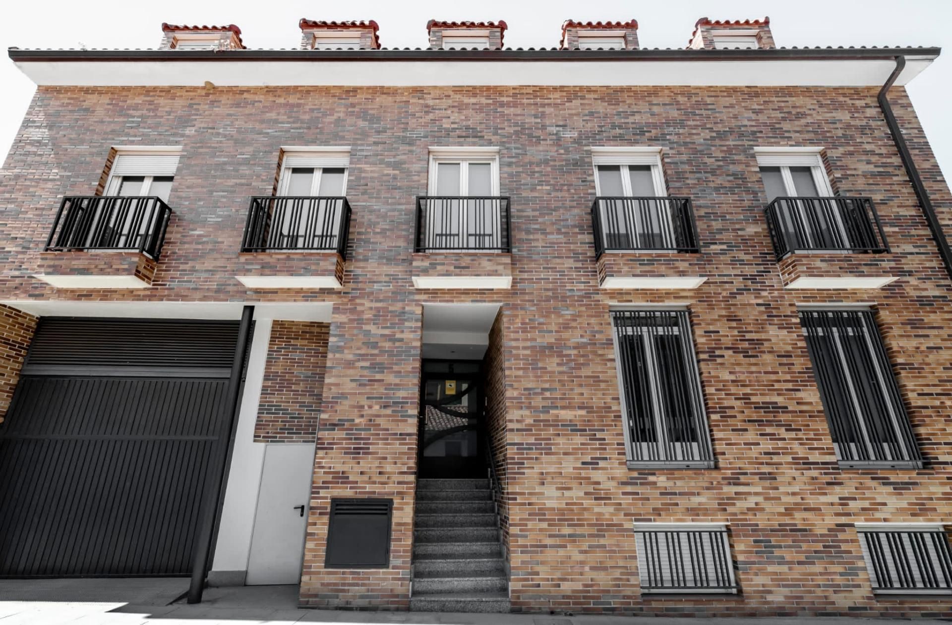 Exterior view of Flat to share in  Madrid Capital  with Air Conditioner, Heating and Parquet flooring