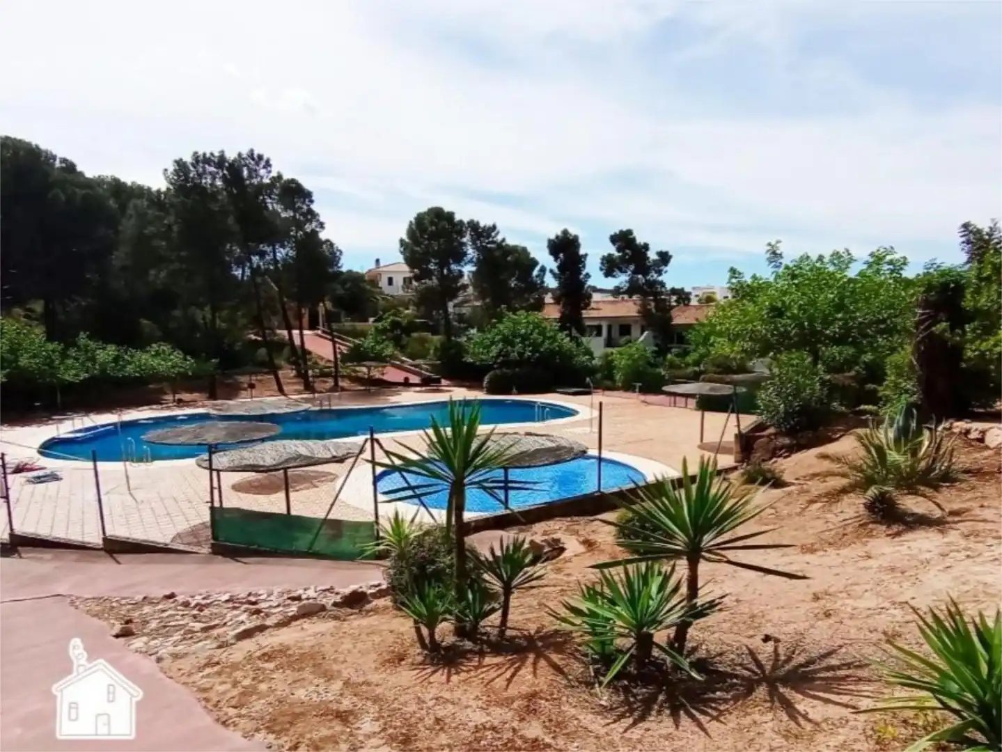 Piso en venta en Calle Ribera del Coto, 96, Las Jaras Piscina de Piso en venta en Córdoba con Jardín privado, Terraza y Parking comunitario