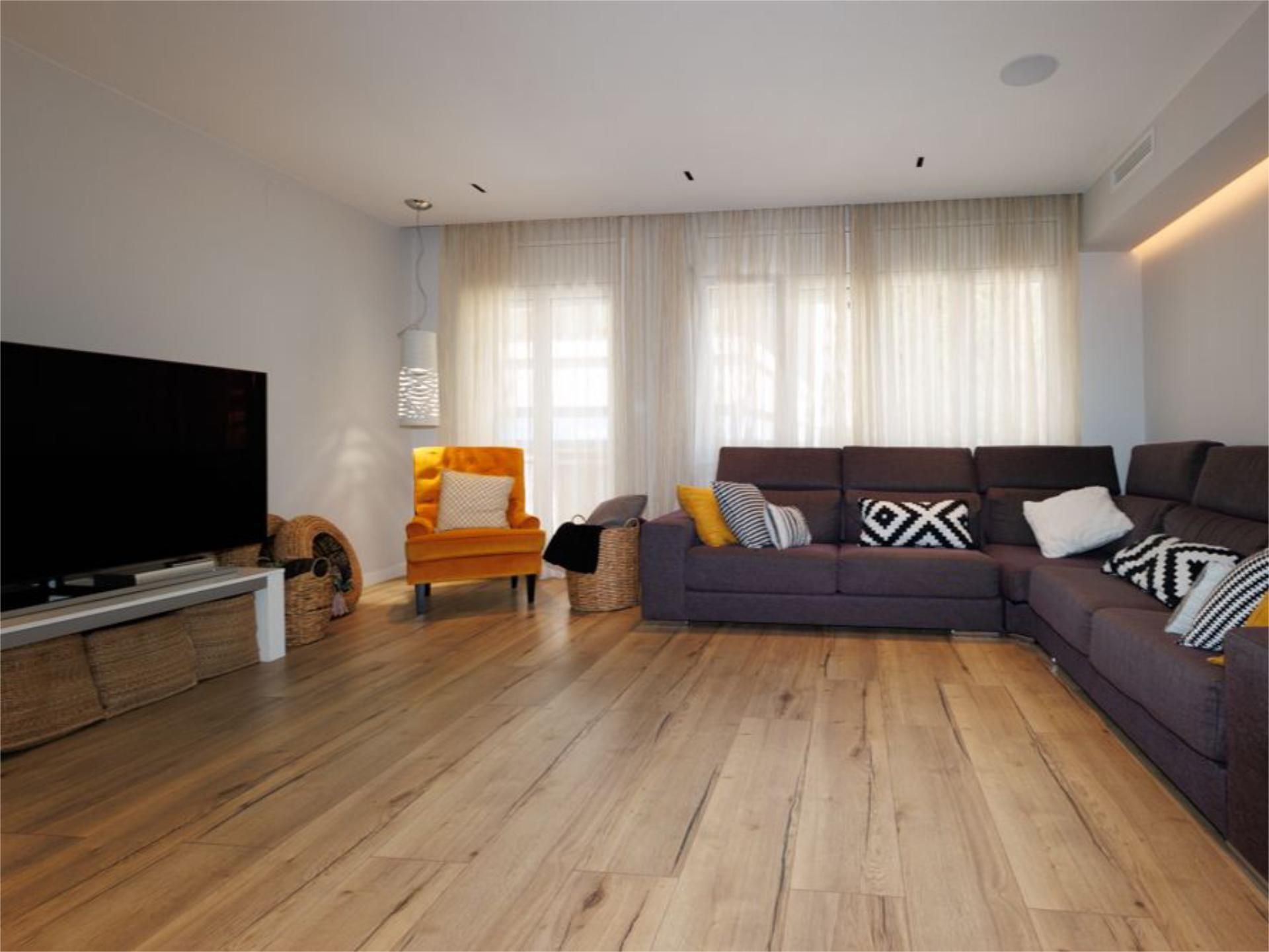 Living room of Single-family semi-detached for sale in Sabadell  with Air Conditioner, Terrace and Swimming Pool