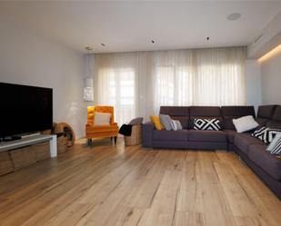 Living room of Single-family semi-detached for sale in Sabadell  with Air Conditioner, Terrace and Swimming Pool