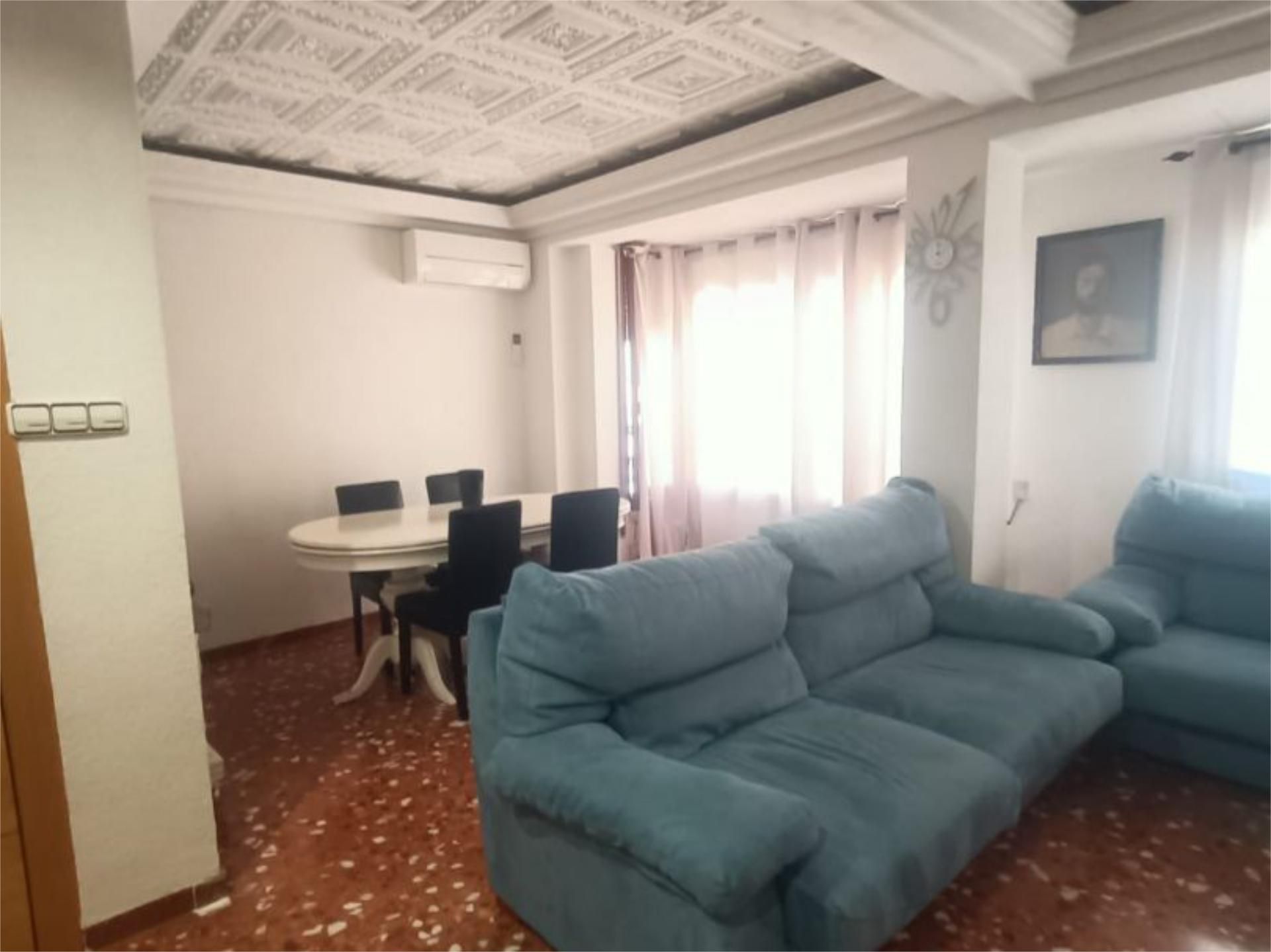 Sala d'estar de Pis en venda en Elda amb Aire condicionat, Calefacció i Moblat